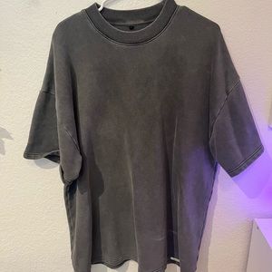Oversized Gray Tee. NEVER WORN!—>M
